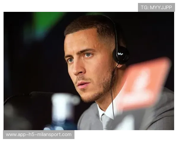 阿扎尔退役后胖成新样子，网友震惊