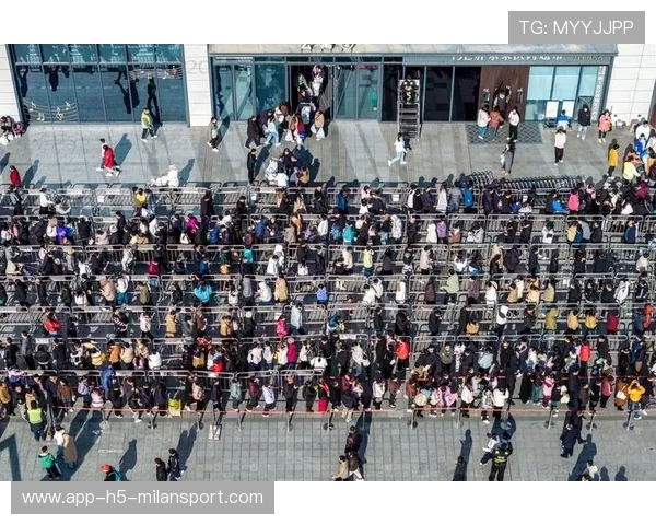 上海申花中路渗透更果断，小范围配合打穿门前