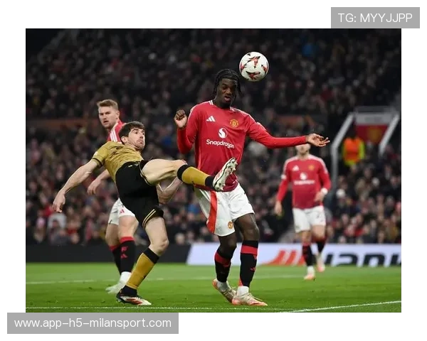 曼联青训新星备战英超，逐渐融入一线队